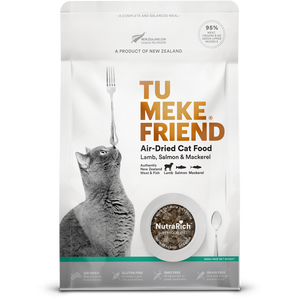 Tu Meke Friend air-dried cat food package with a cat on the label.